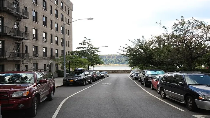 Sold by Fenwick Keats Real Estate | media 18