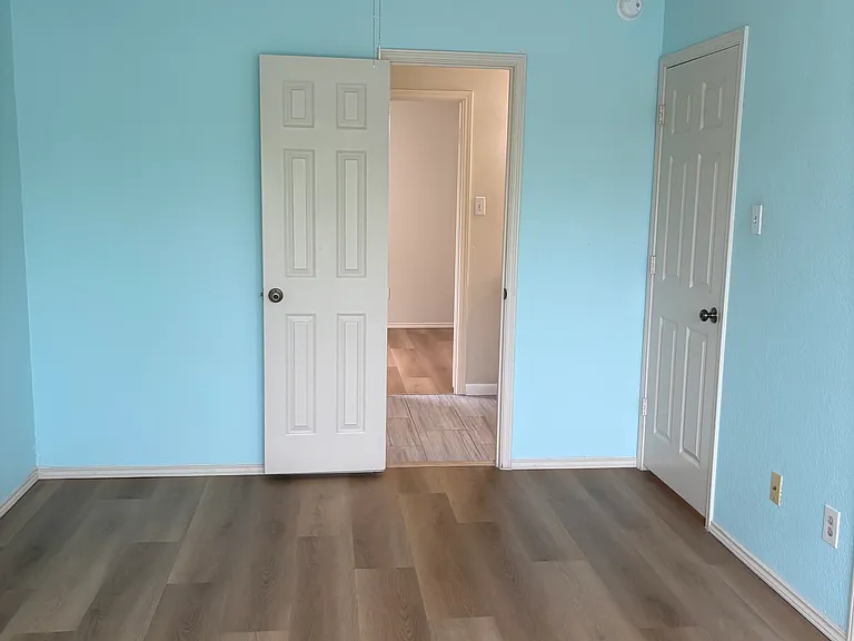 633 Raintree Cir — Photo 10