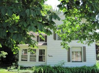 7965 Macomb St, Grosse Ile, MI 48138