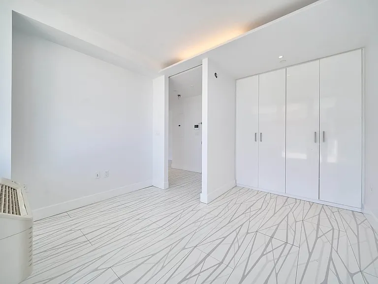 329 Pleasant Ave #6B — Photo 6
