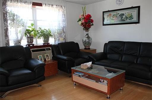 3rd image of 200 Newbury Ave APT 7