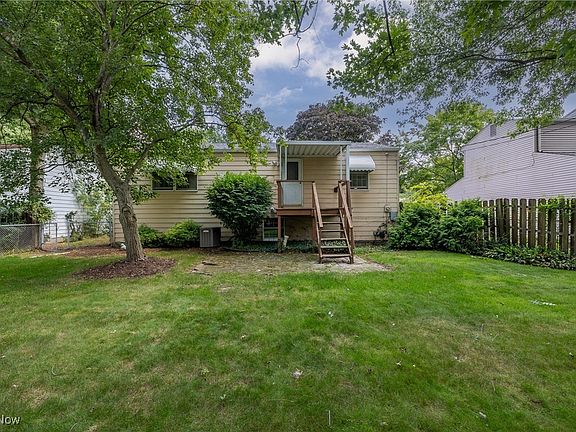 4th image of 444 Suzanne Dr