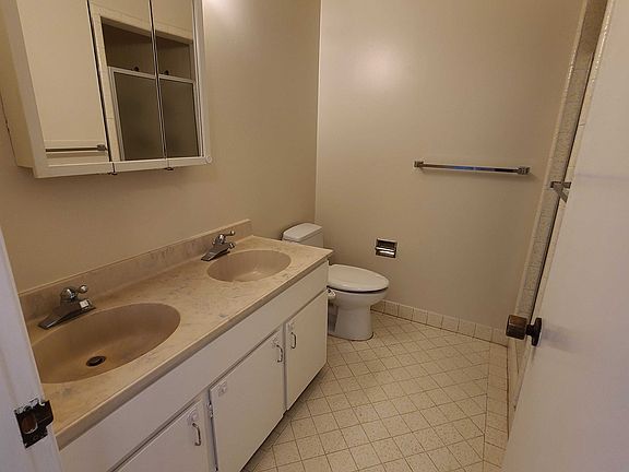 4th image of 1824 Church St #2