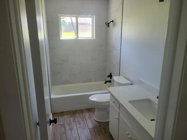 1511 W Magnolia St — Photo 8