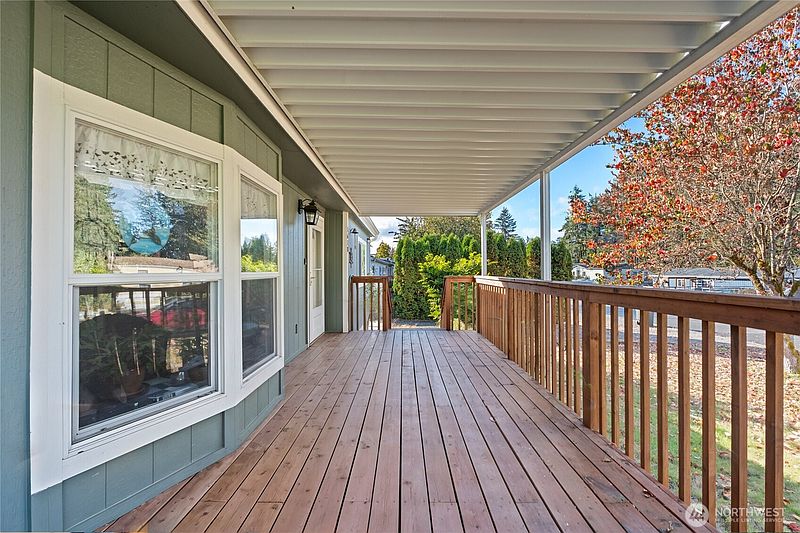 4th image of 1618 Pacific Ridge Drive SE