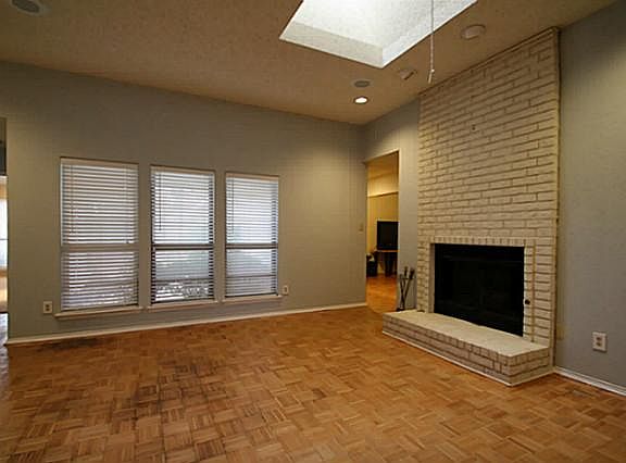 4th image of 2220 Owens Blvd