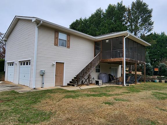 2nd image of 106 Thunder Rd