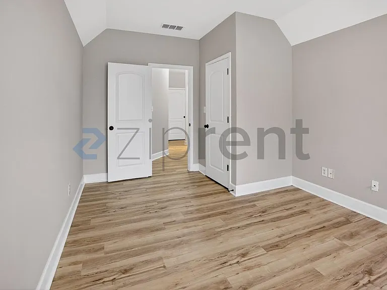 4584 Garden City Dr — Photo 40