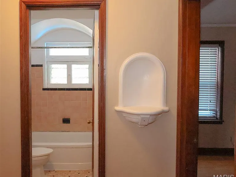 1067 Melvin Ave — Photo 11