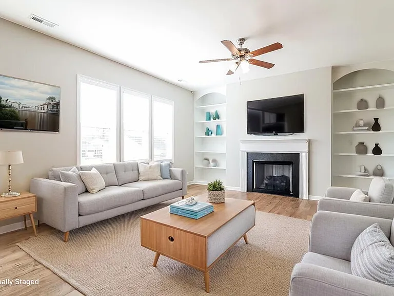 12 Patagonia Pl — Photo 4