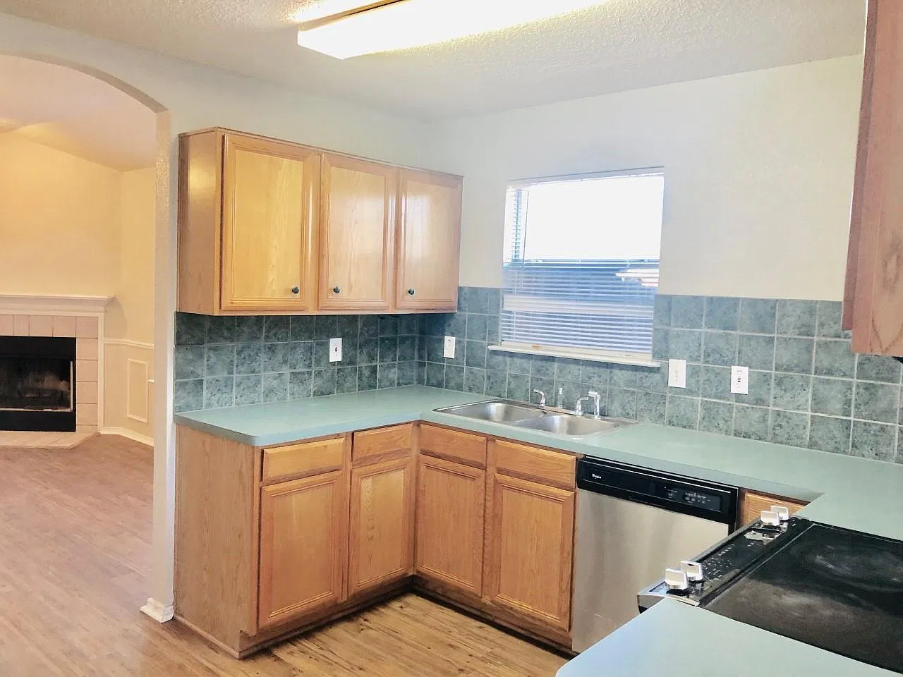3 bed, 1472 sqft, $2,300 — Photo 2