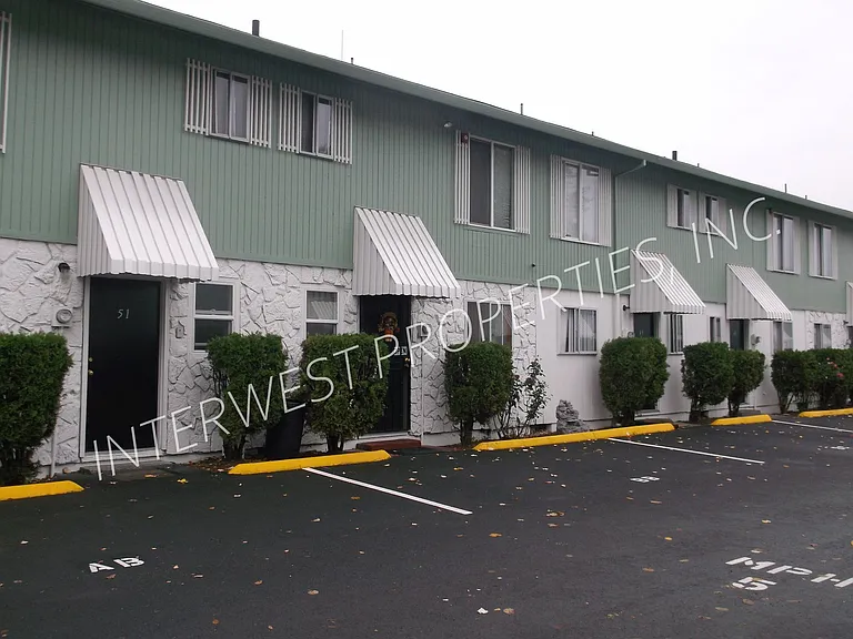 Regency Townhomes — Photo 2