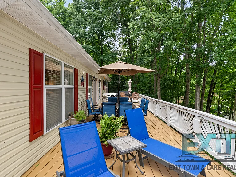 255 Sandy Ln — Photo 6