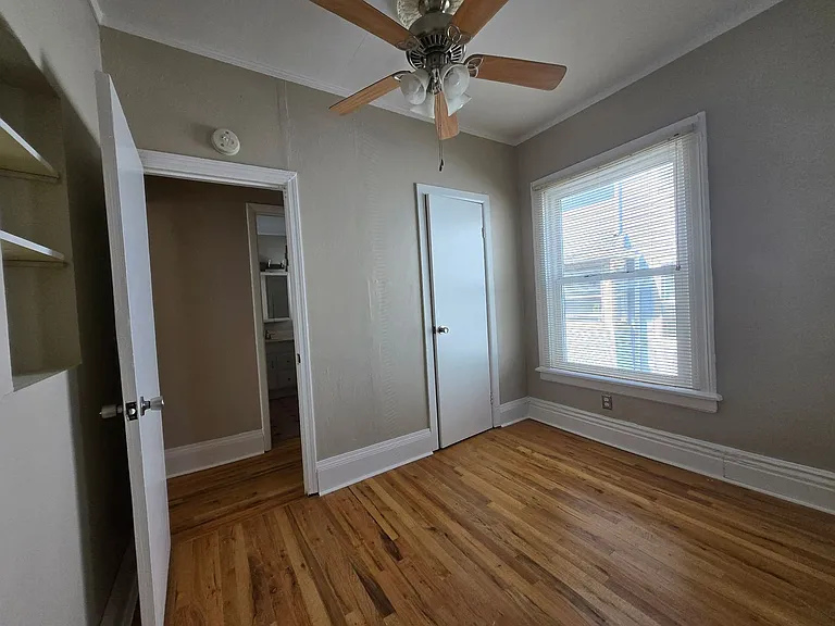 235 Henrietta St — Photo 5