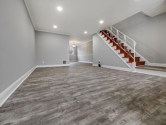 2nd image of 7334 Woodbine Ave