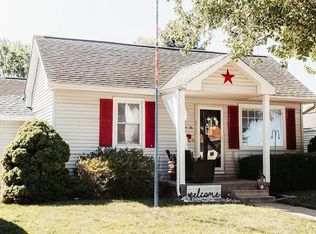 310 E Chestnut St, Chatham, IL 62629