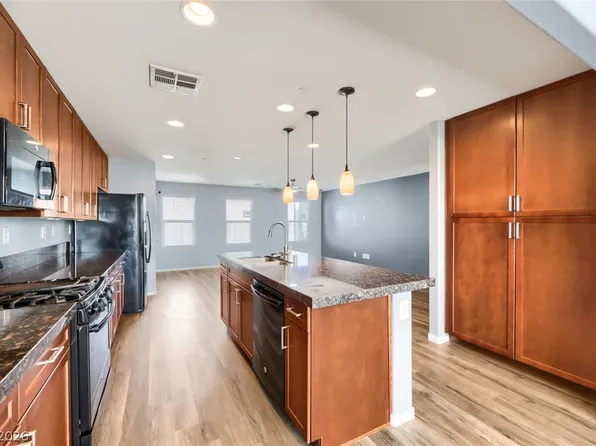 9050 W Tropicana Ave Unit 1043, Las Vegas, NV 89147