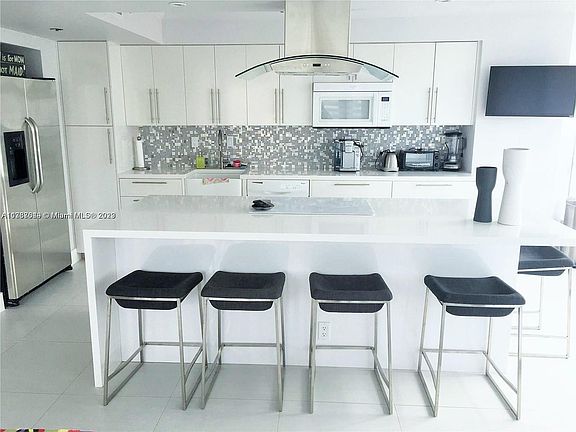 2nd image of 19101 Mystic Pointe Dr APT 1606