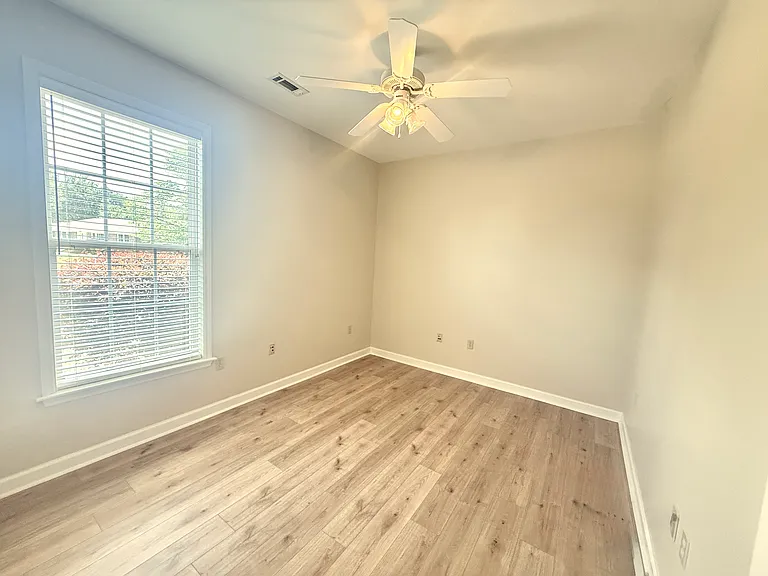 335 Pine Loop Cir — Photo 16