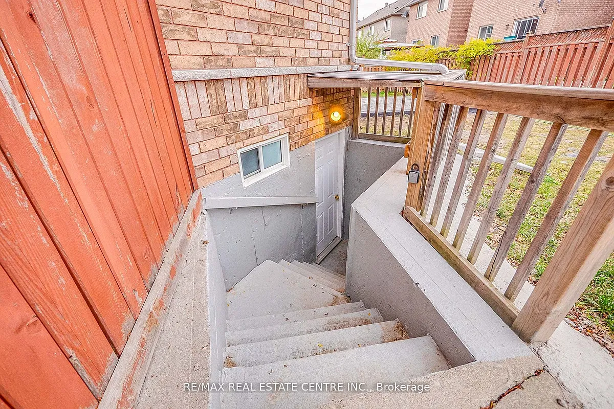 Building Photo - 3213 McDowell Dr #BASEMENT