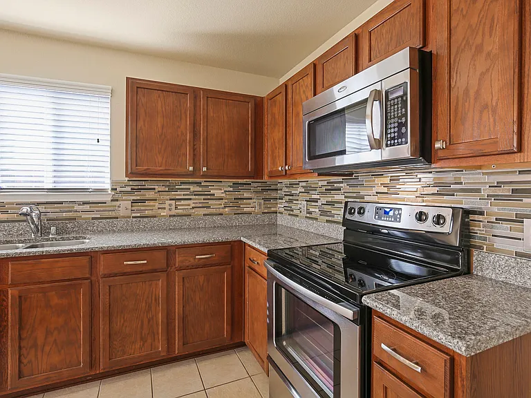 1433 Willoughby Way — Photo 30