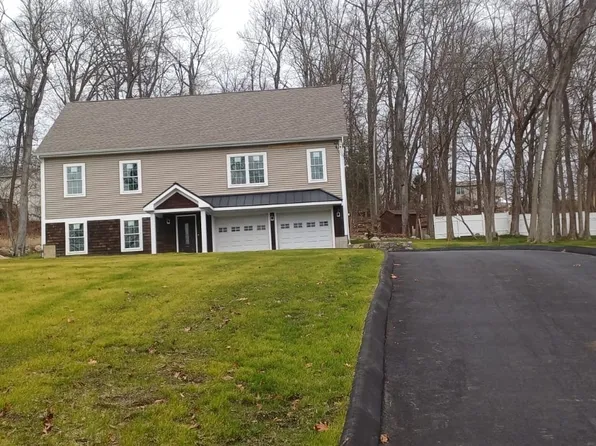 53 Pembroke Road, Danbury, CT 06811