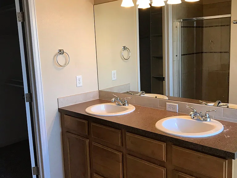 1110 Crescent Dr — Photo 6