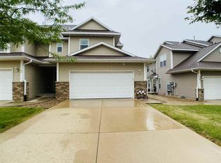 5805 Muirfield Dr #4, Cedar Rapids, IA 52404