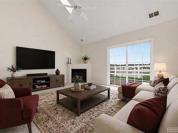 2nd image of 1251 Crest Dr