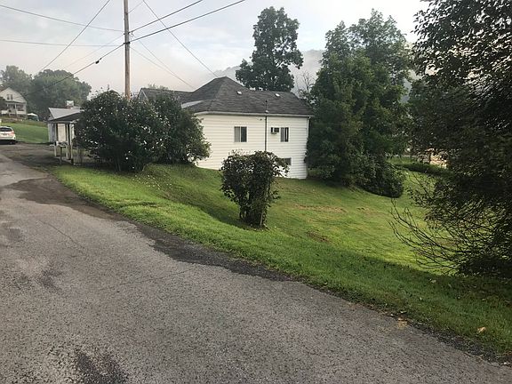 4th image of 219 Windy Hill Dr