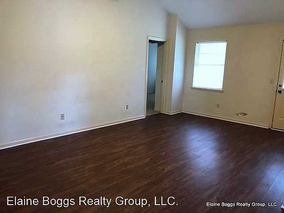 5th image of 708 Edgewood Ct
