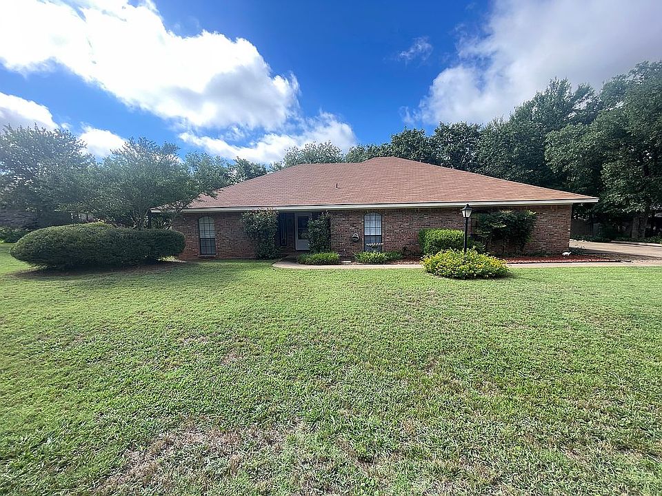 1st image of 1209 Spanish Moss Dr