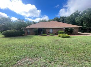 1209 Spanish Moss Dr, Granbury, TX 76048