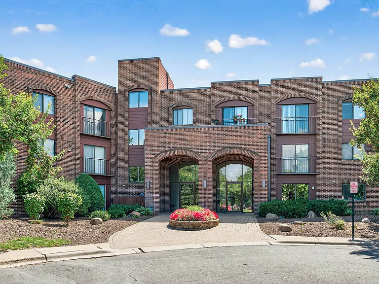 Oak Pointe Apartments — Photo 50