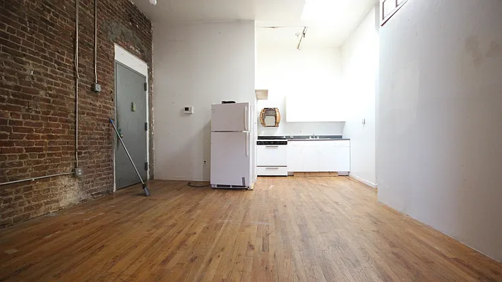 Rented by Nooklyn NYC LLC | media 11