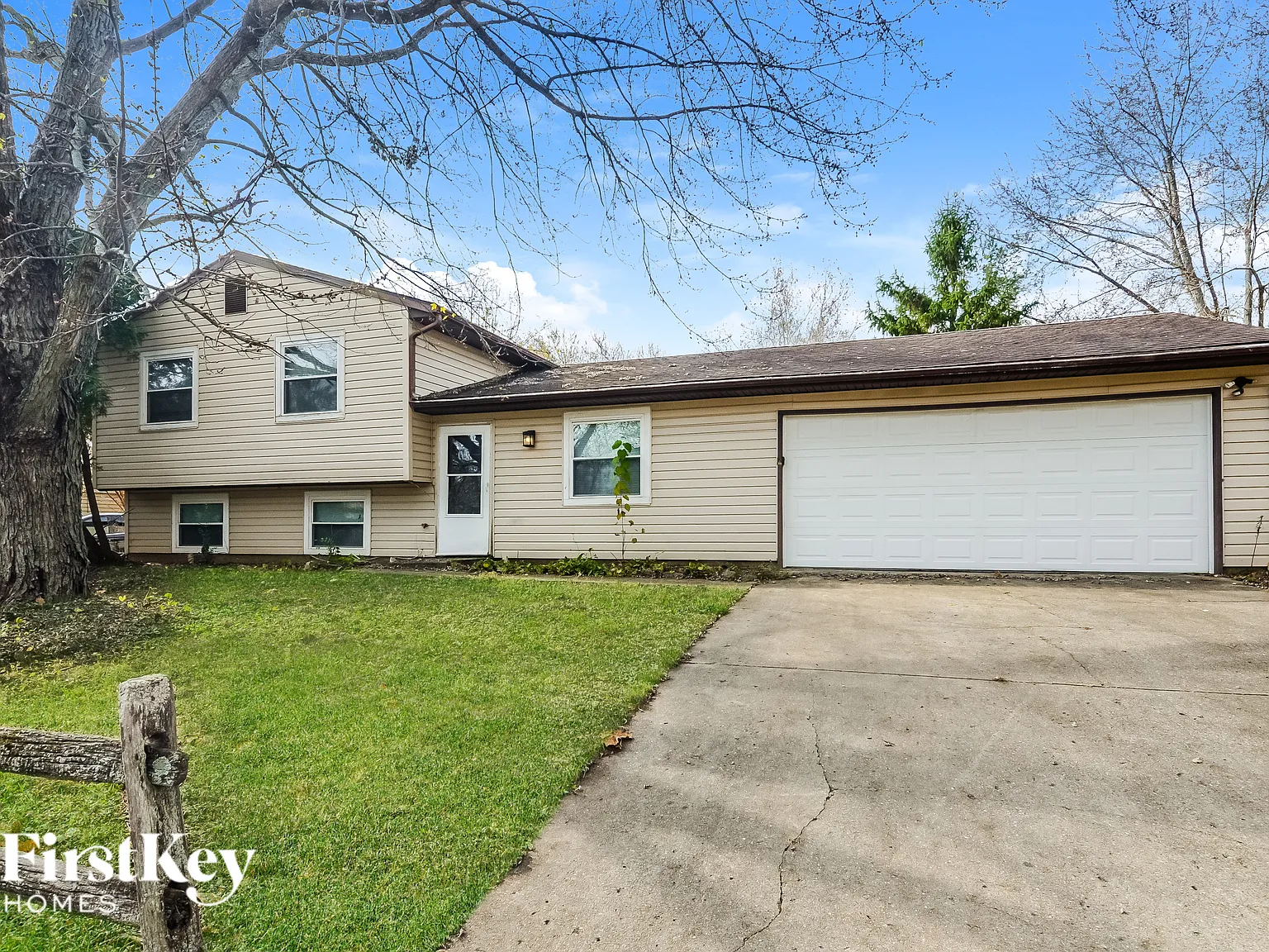 3 bed, 2.0 bath, 1604 sqft, $1,960 — Photo 1