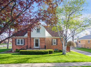 22600 Pallister St, Saint Clair Shores, MI 48080