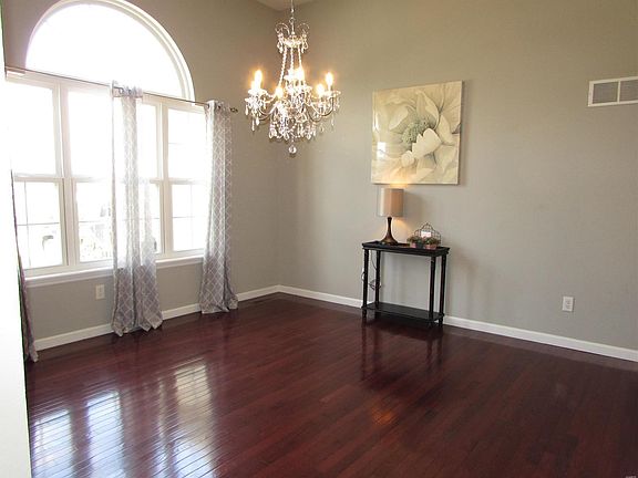 4th image of 204 Hartland Ct
