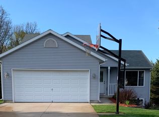 3989 Whirlwind Dr NE, Rockford, MI 49341