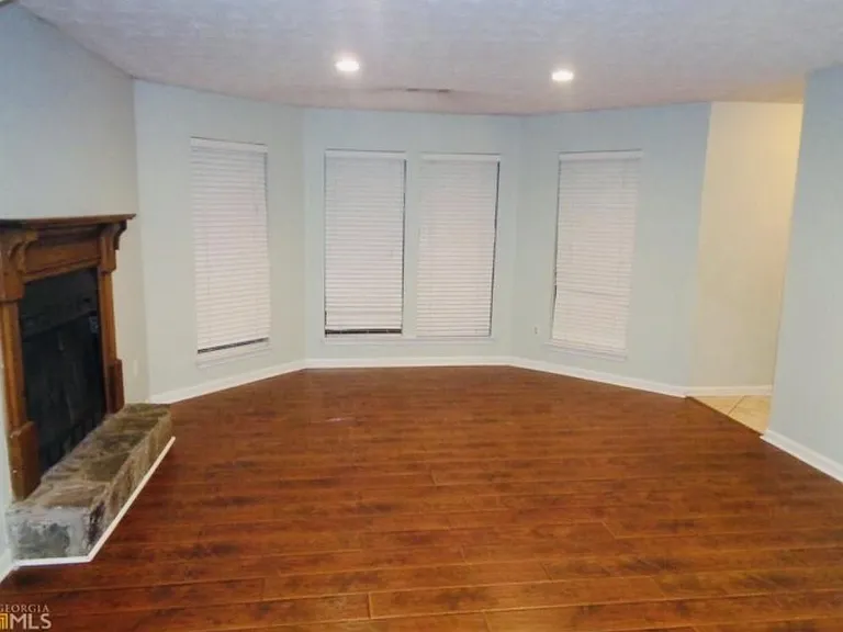 4342 Windward Ln — Photo 2