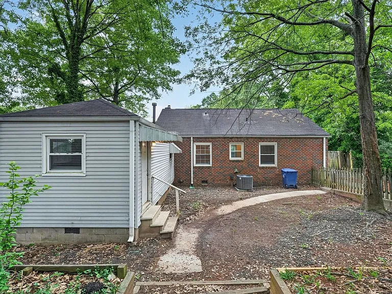 879 Sylvan Pl SW — Photo 26