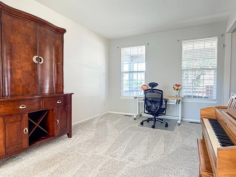 9794 Newcastle Dr — Photo 20
