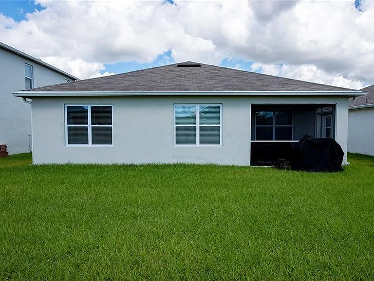 1850 Veterans Dr — Photo 19