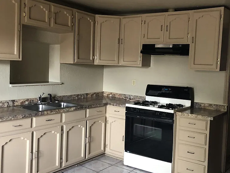 4118 Cedar Ave — Photo 1