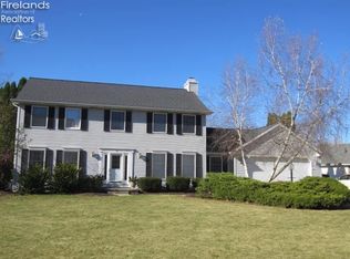 74 River Run Dr, Fremont, OH 43420