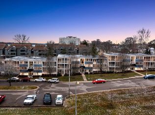 2419 Riverside Dr APT 308, Trenton, MI 48183