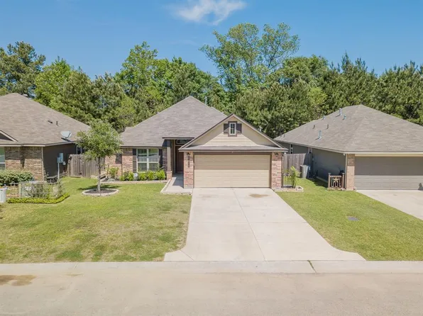 5814 Olde Oaks Dr, Willis, TX 77378
