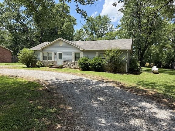 2nd image of 4679 Mandy Ln