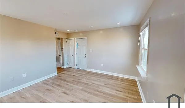 3 bed, $2,549 — Photo 2