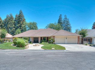 800 E Country View Cir, Fresno, CA
